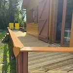 La Vie Est Belle, Dans Un Petit Coin De Paradis